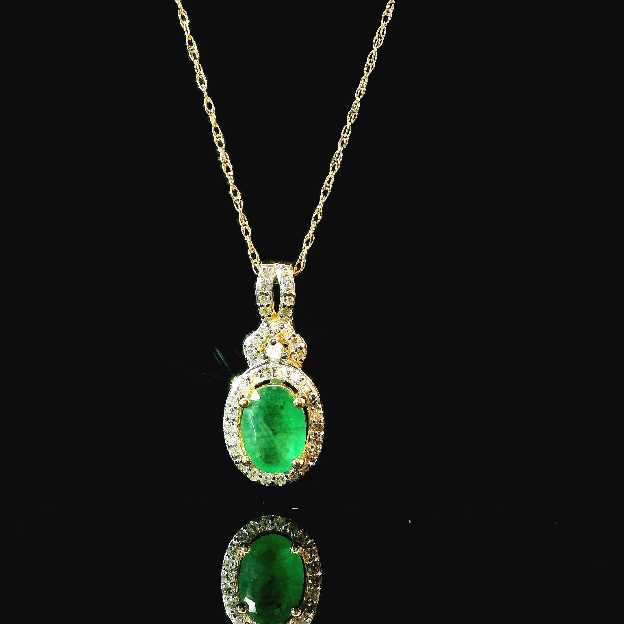 10K Oval Emerald Necklace