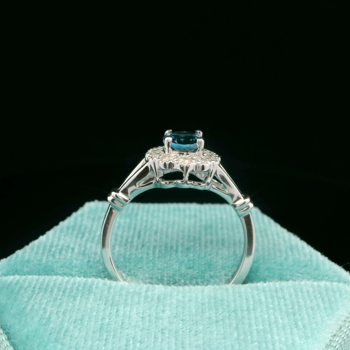 10K London blue topaz ring