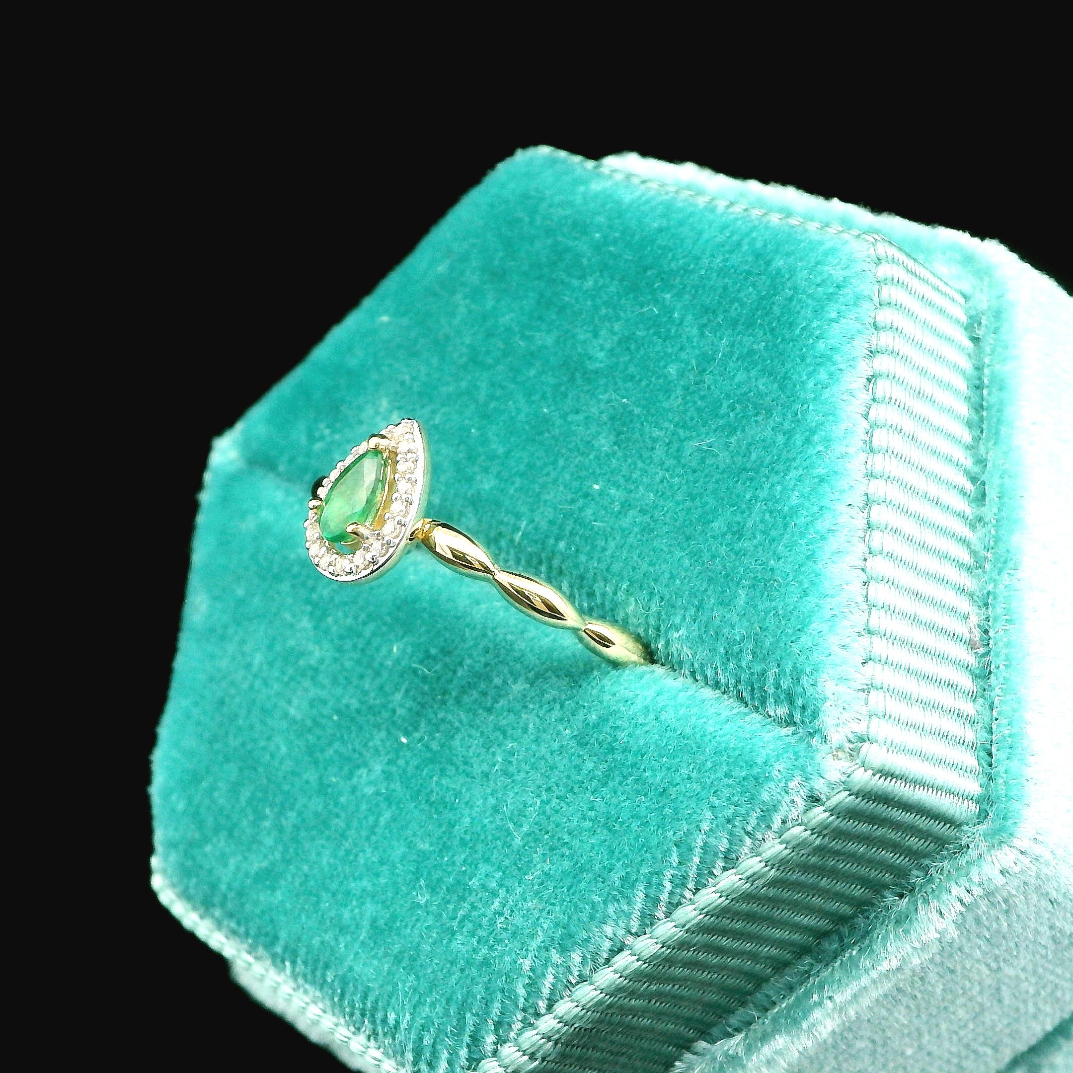 10K Emerald Ring