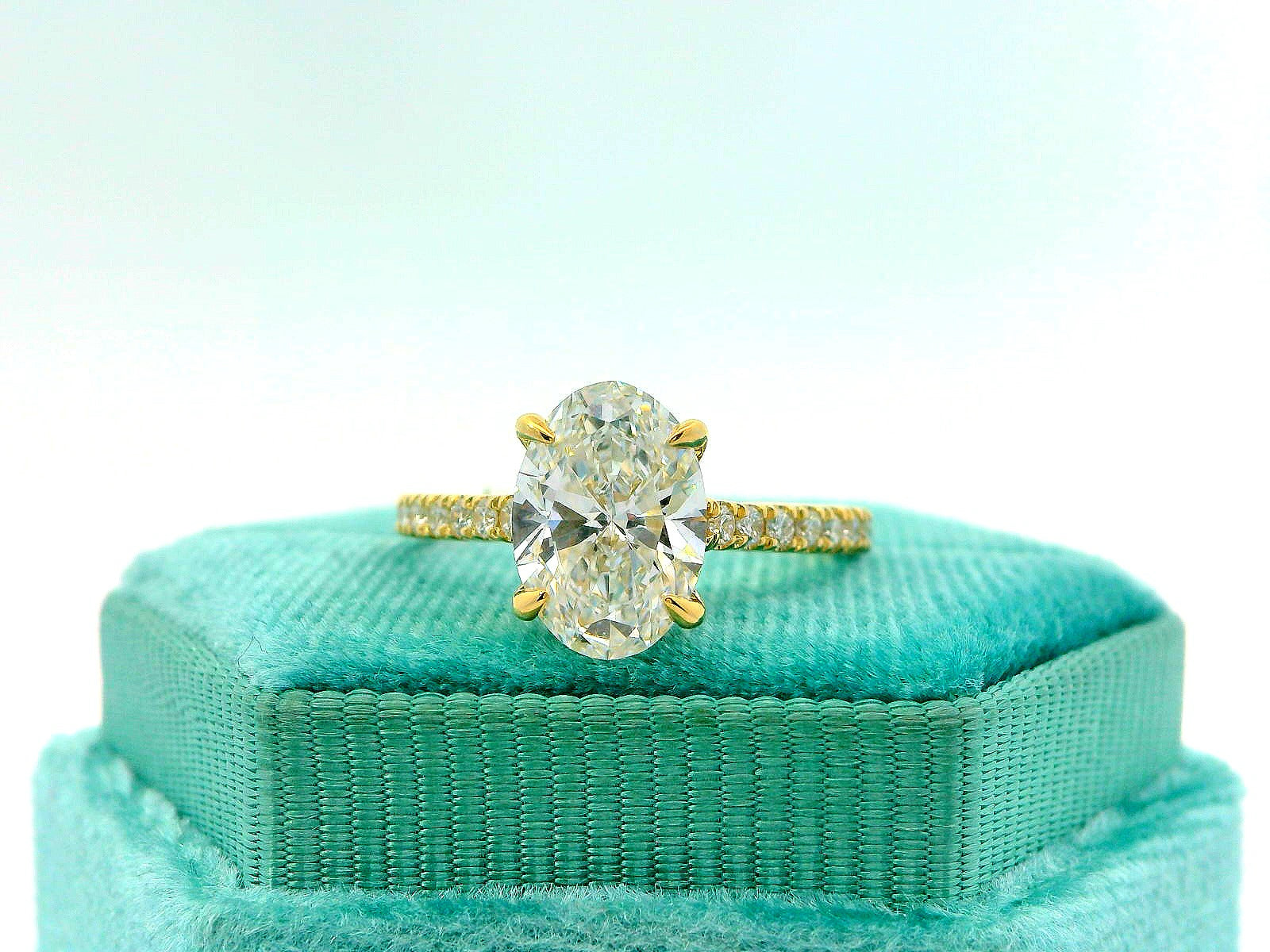 14K Classic Oval Engagement Ring