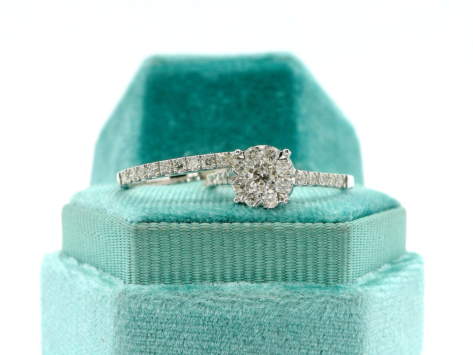 14K Round Cluster Engagement Set