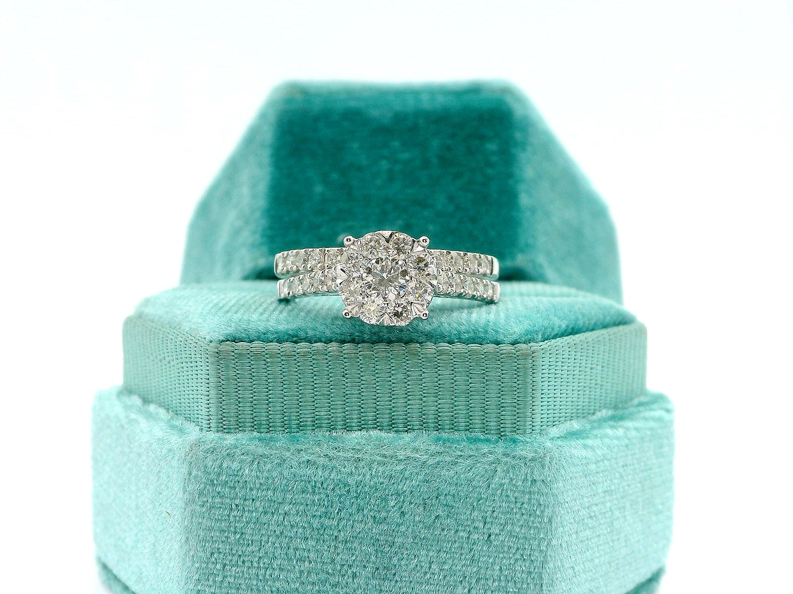 14K Round Cluster Engagement Set