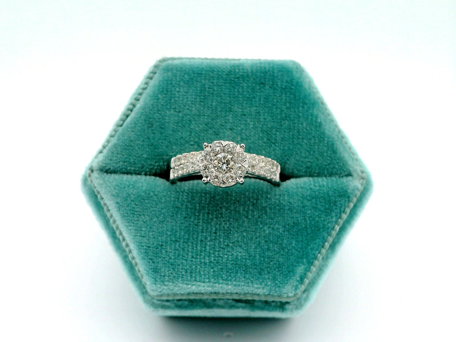 14K Round Cluster Engagement Set