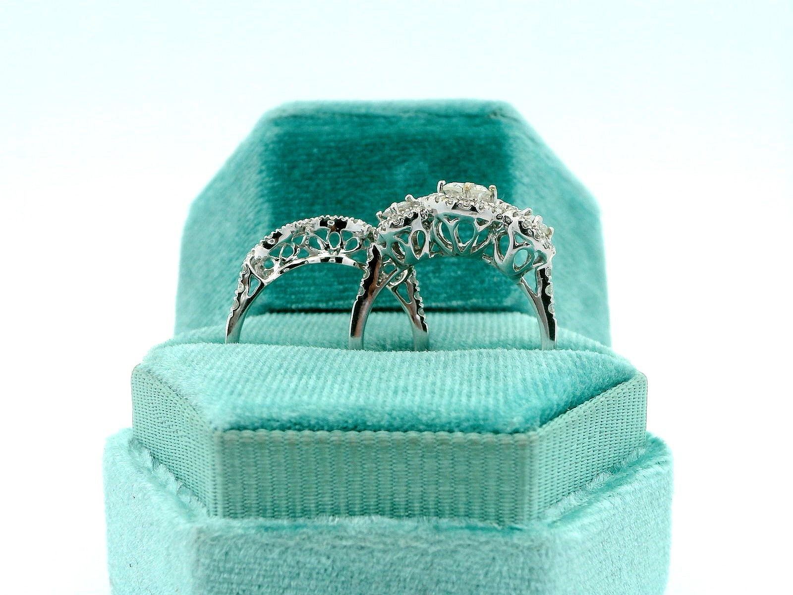 14K Intertwined Halo Bridal Set