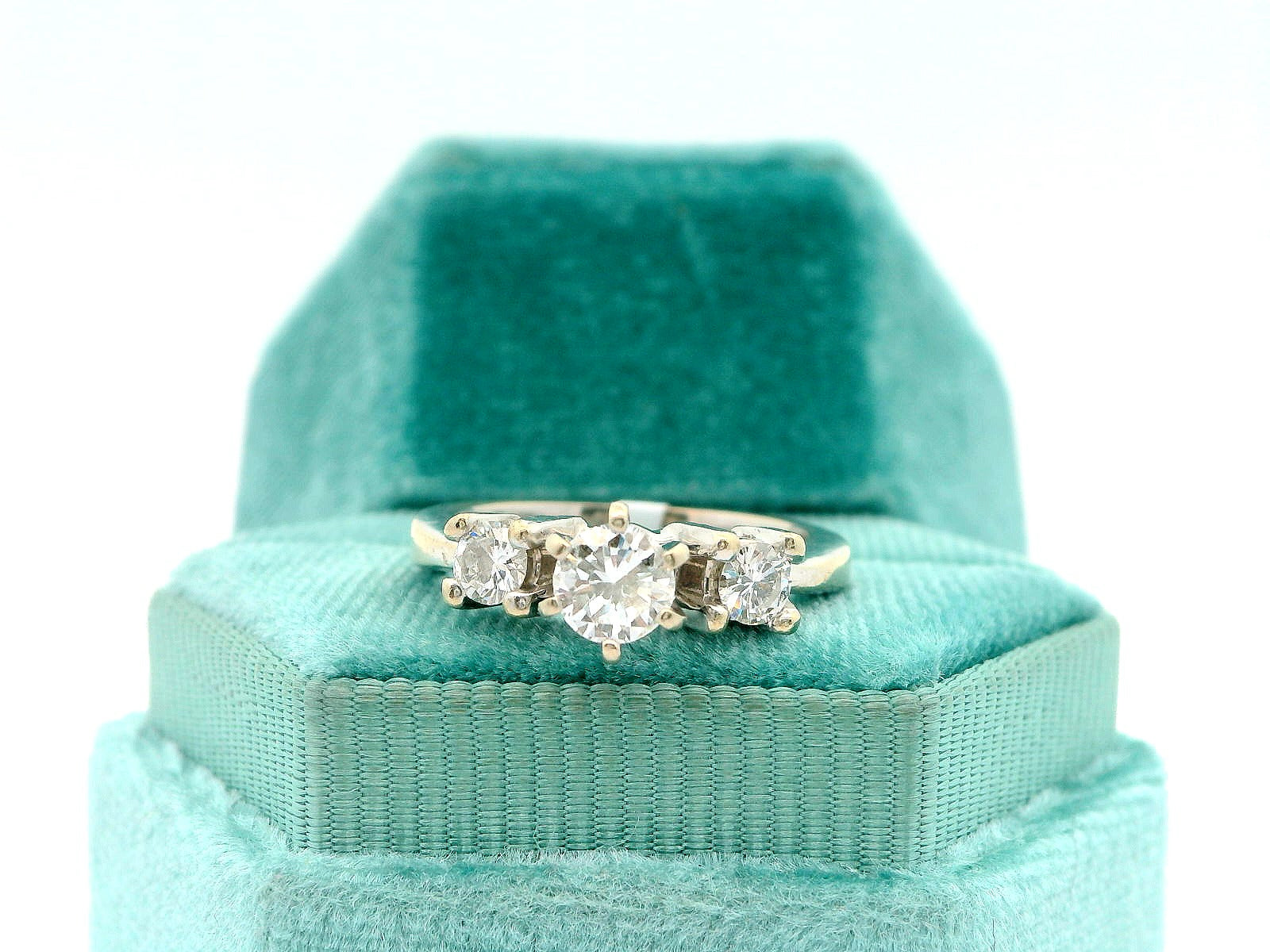 14K 3 Stone Preloved Ring