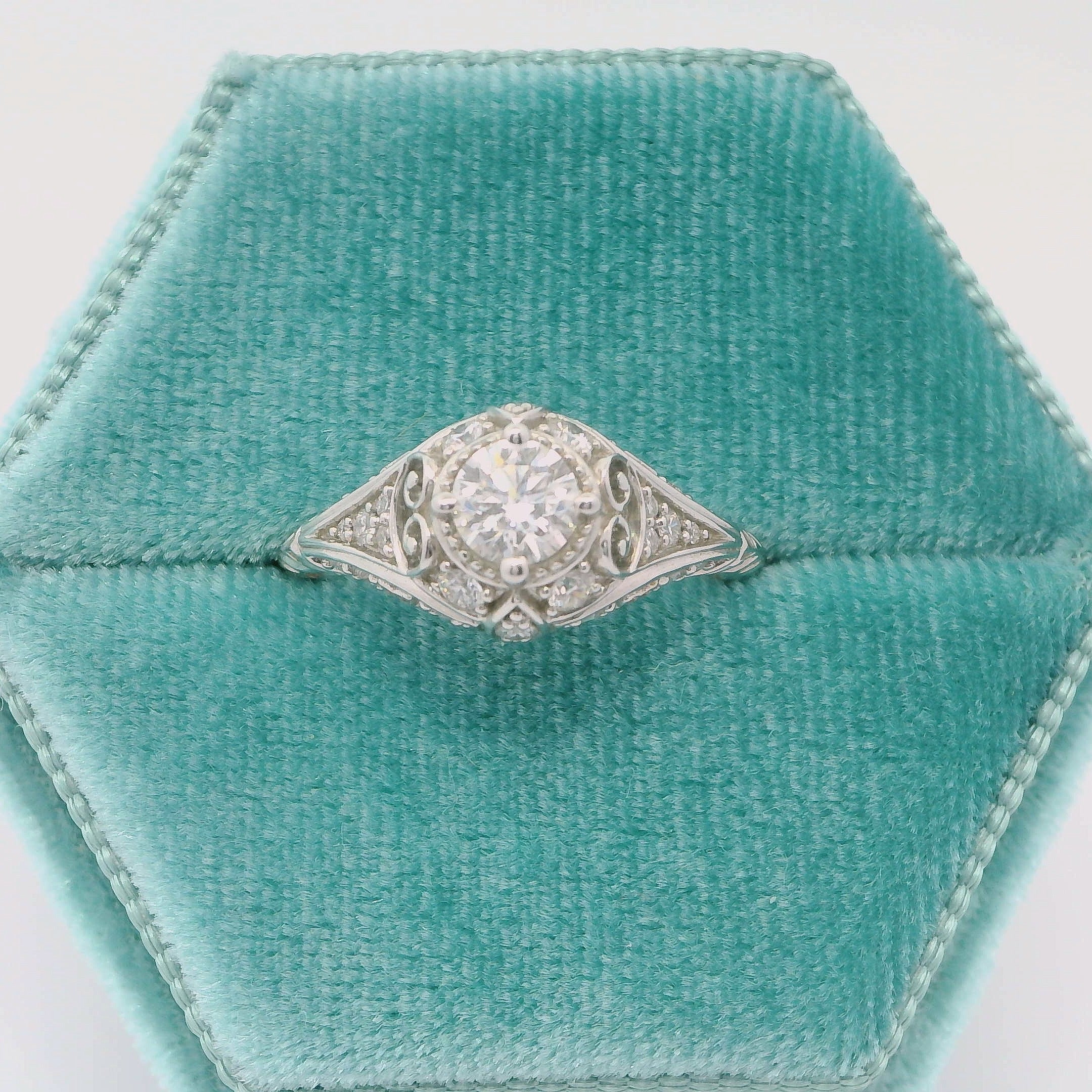 14K Antique Round Dia Engagement Ring