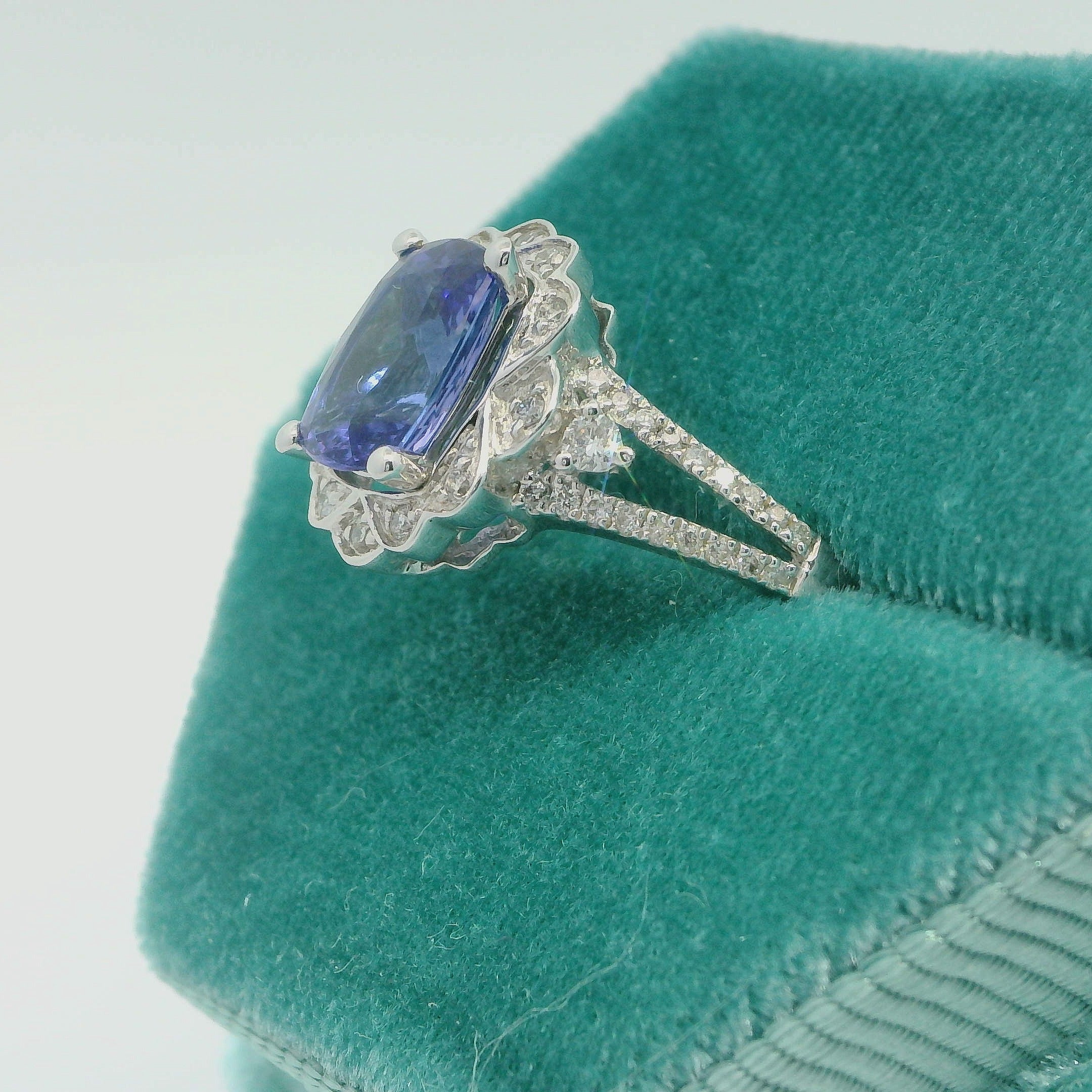 14K Tanzanite Flower Ring