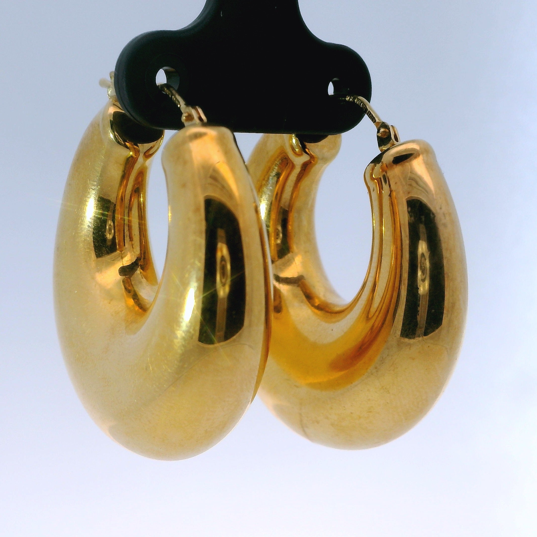 14K Wide Tapered Earrings