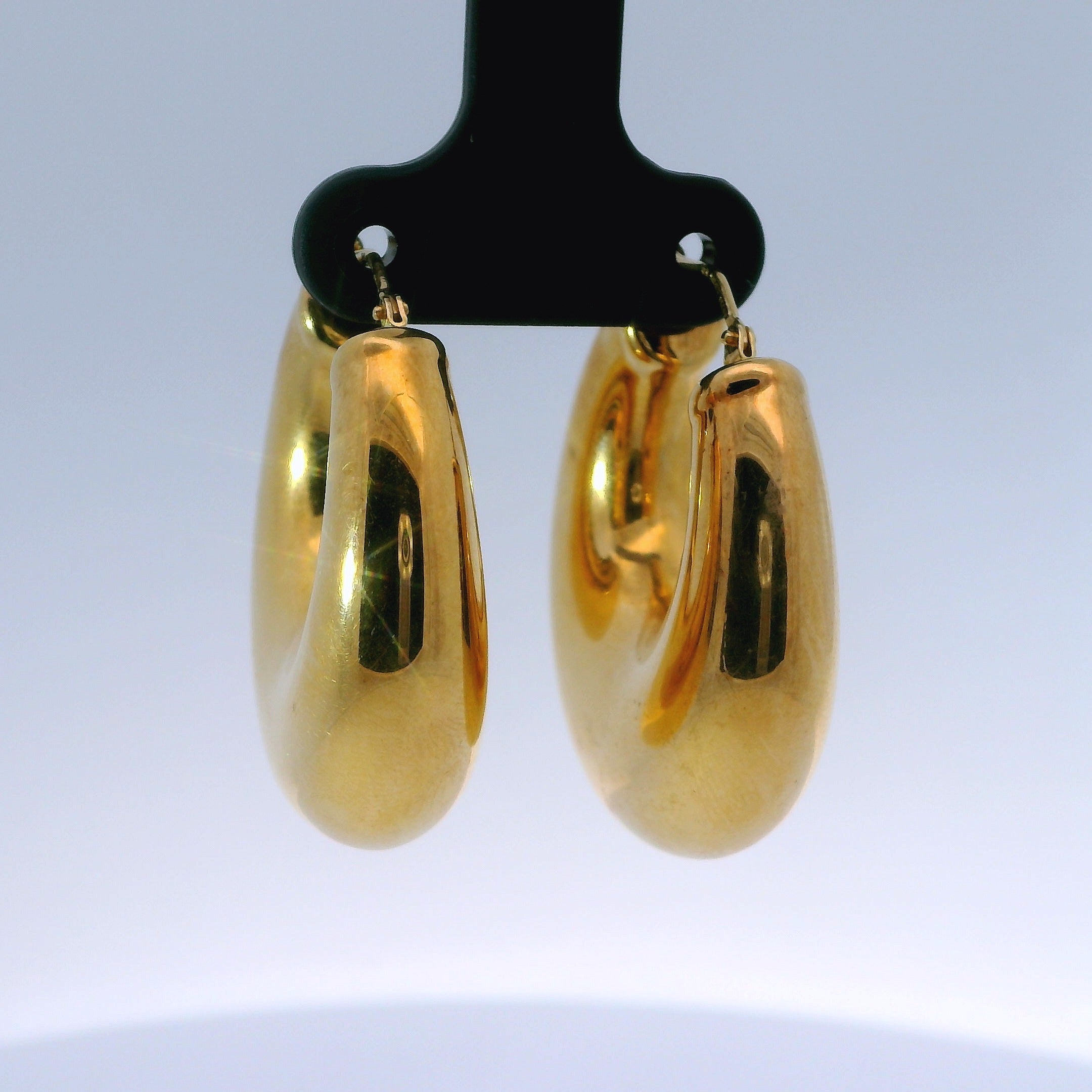 14K Wide Tapered Earrings