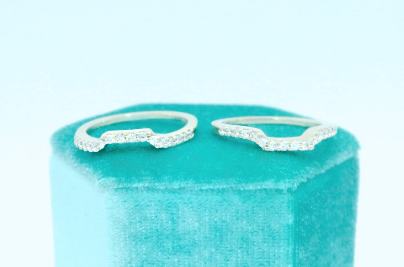 Pre-Loved 14K White Gold Bridal Set with Round Center Stone and Square Halo