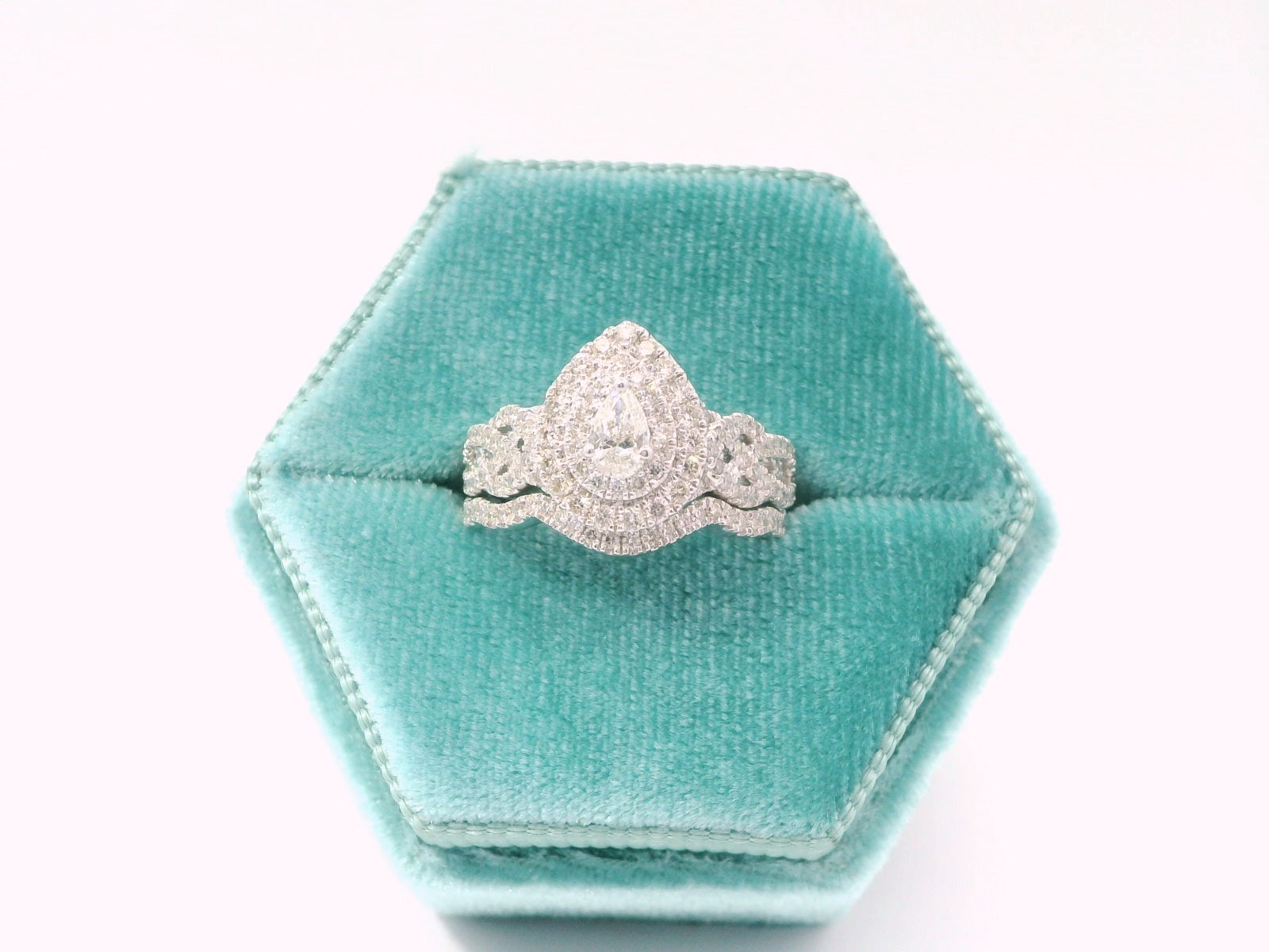 14K Cluster Pear Engagement Set