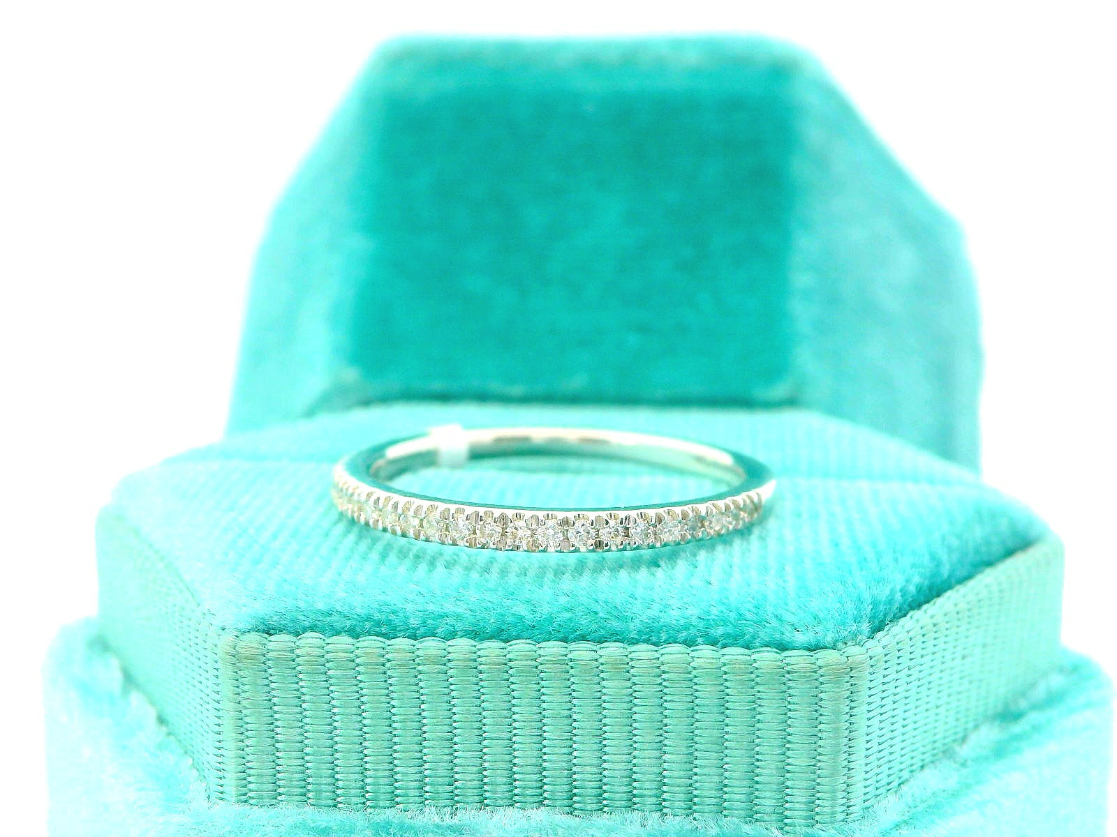 14K 0.15CTW Diamond Wedding Band