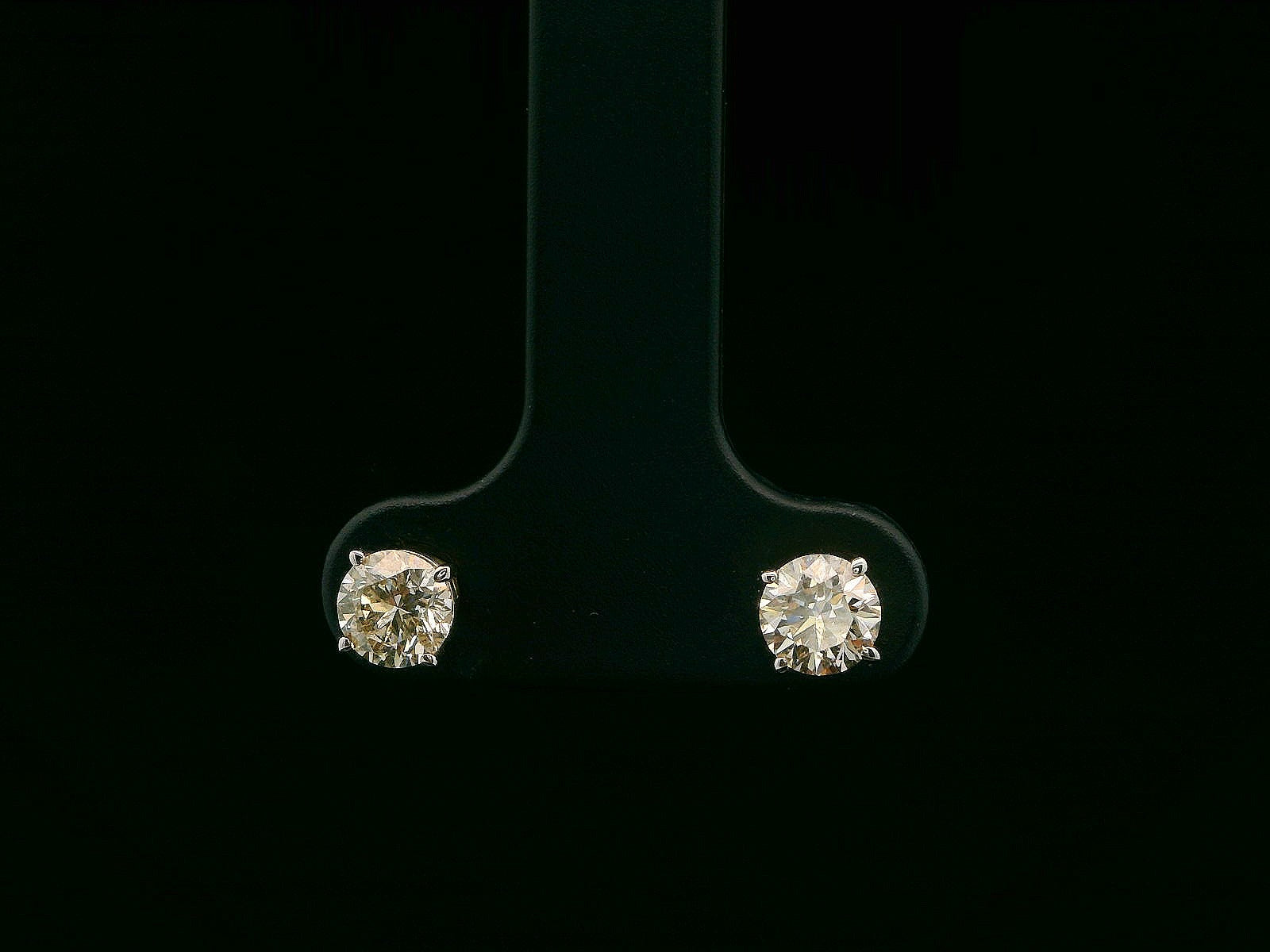 14K .70CTW Diamond Studs