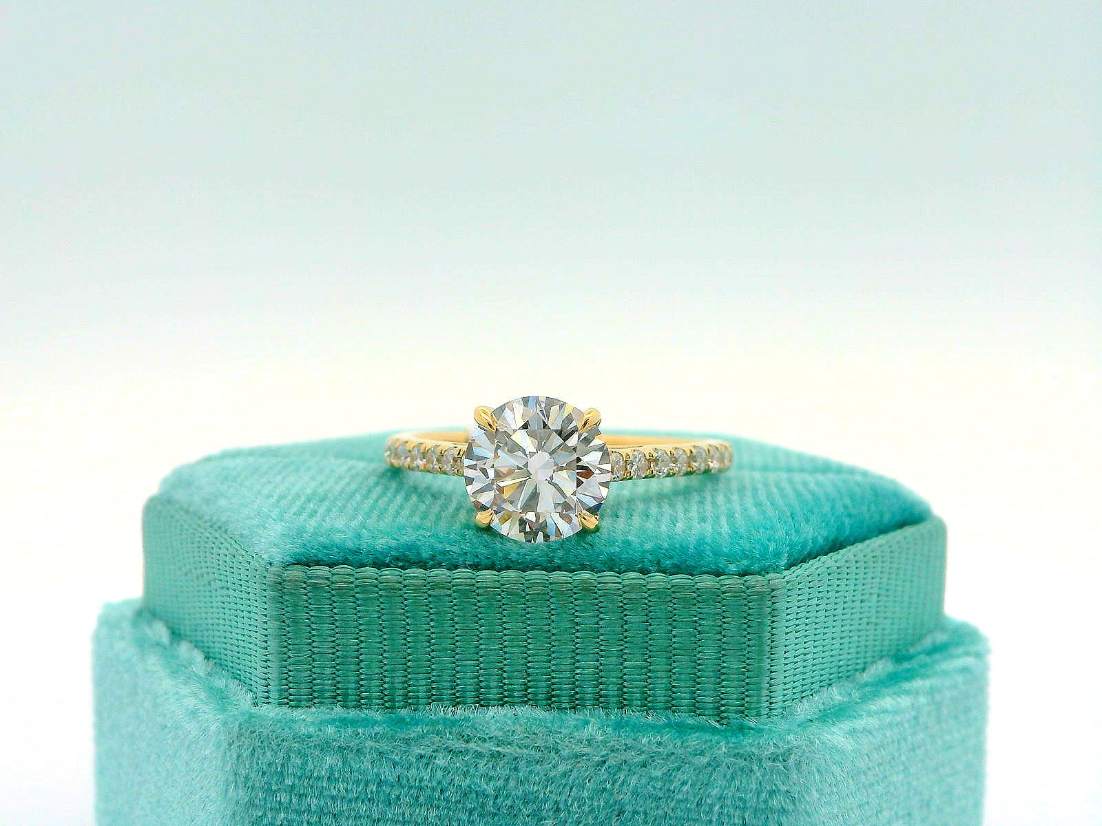 14K Classic Round Engagement Ring