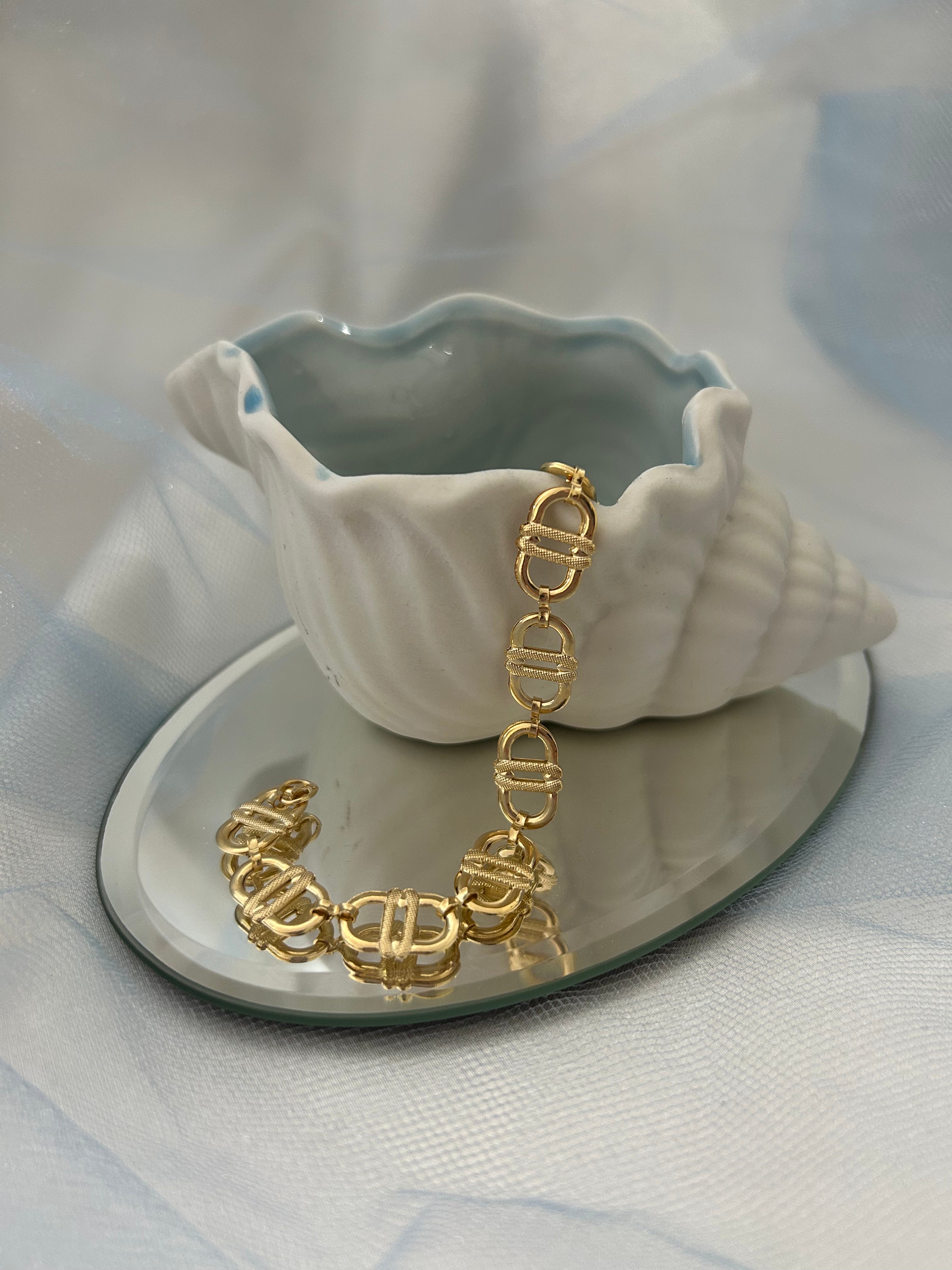 Textured Interlocked Oval Bracelet