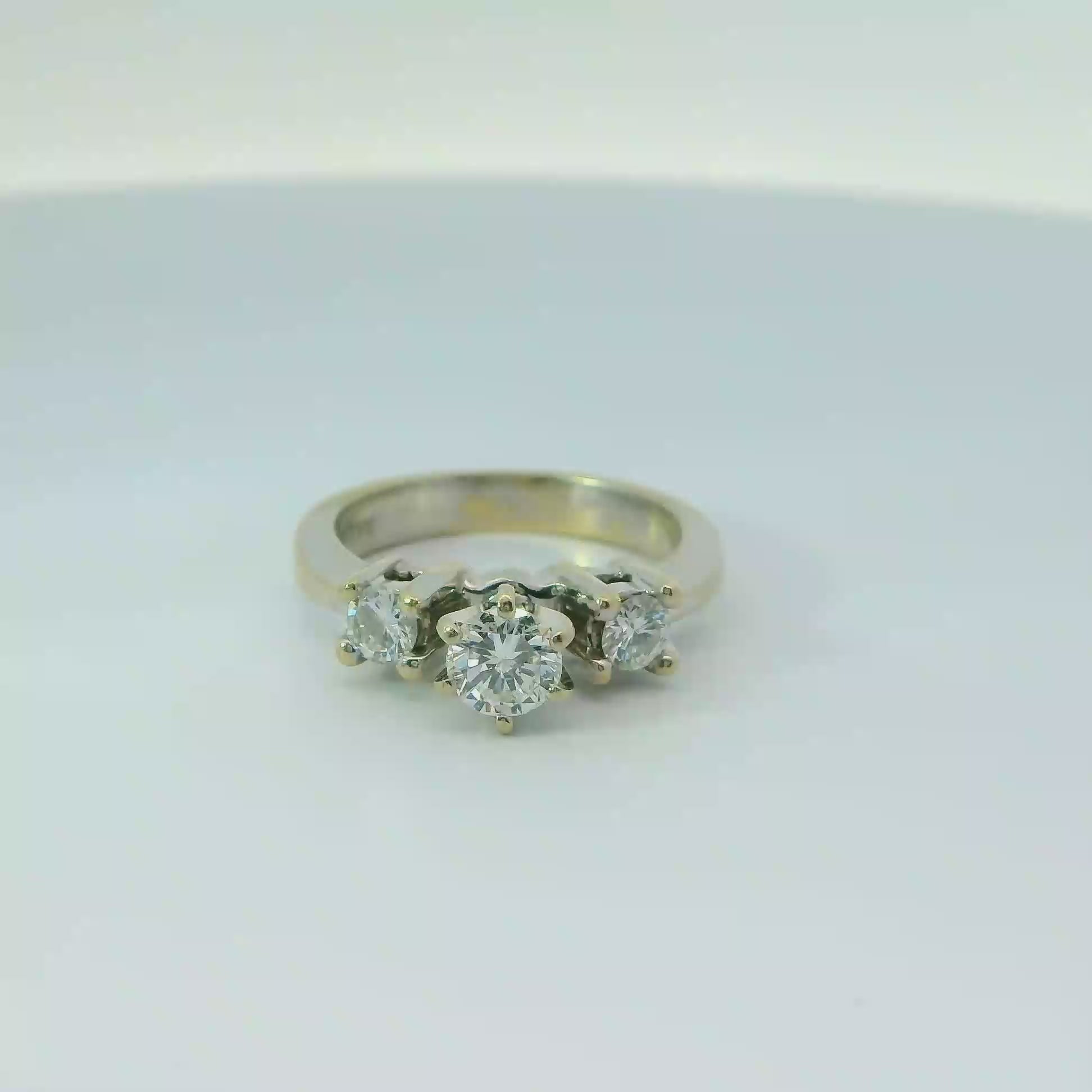 14K 3 Stone Preloved Ring