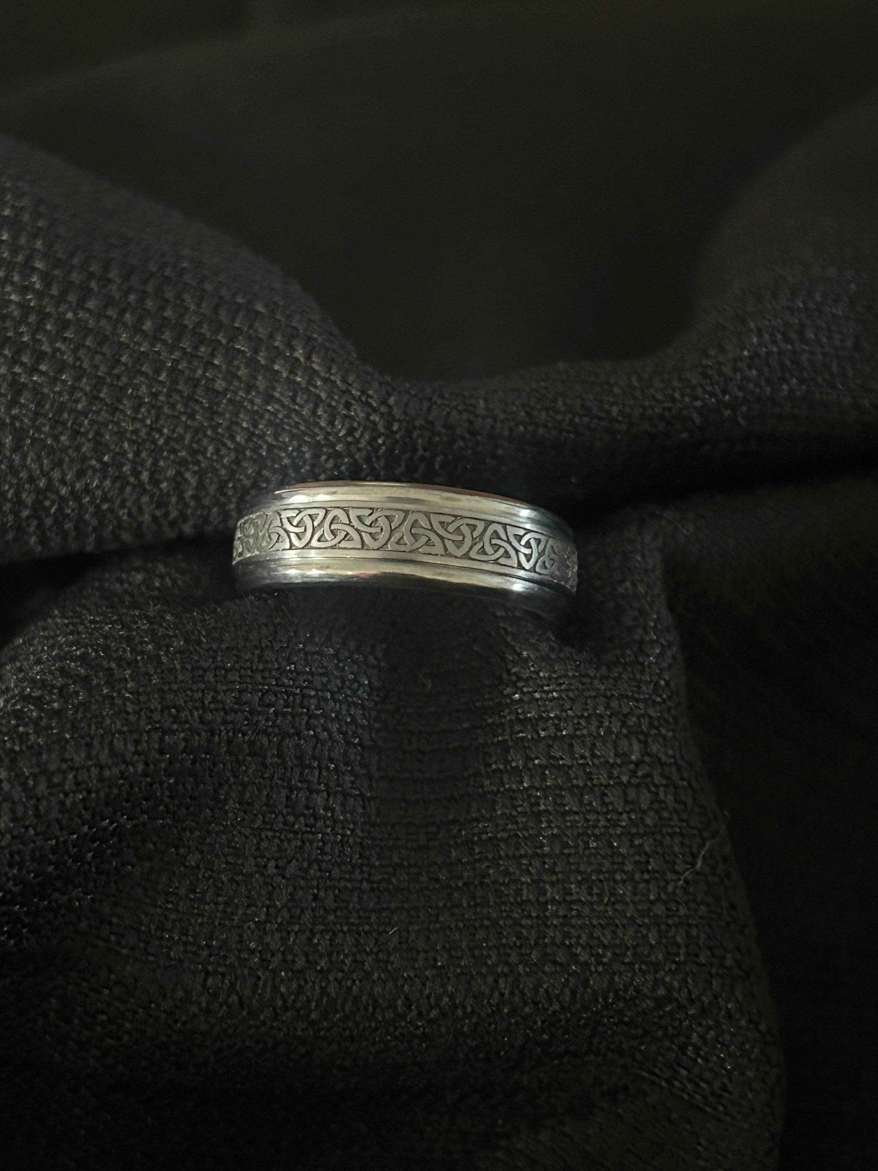 Benchmark 7MM Loveknot Tantalum Band